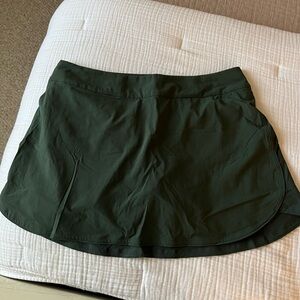 Outdoor voices green skort M